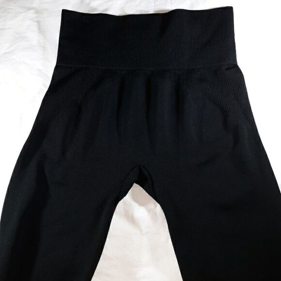 Garage 1/2 Fishnet Seamless Black Leggings XS/S‎ - Picture 1 of 5